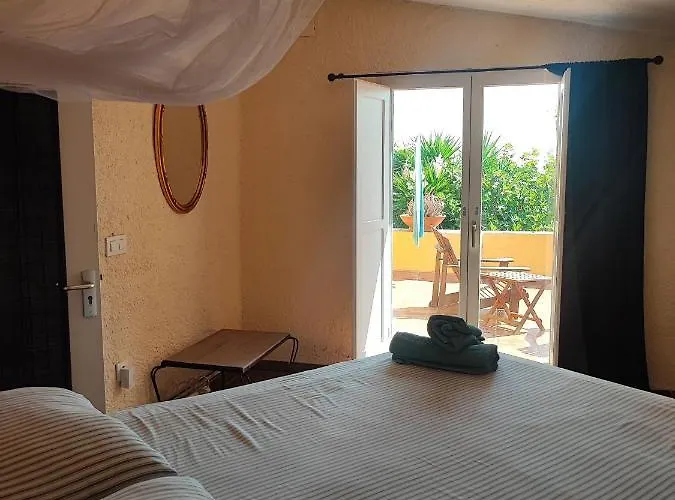 Holiday home Ca La Figuera, Casa De Pueblo Con Piscina En Costa Brava Palau Saverdera